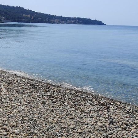 Sea Esta Holiday Home Nea Skioni Bagian luar foto