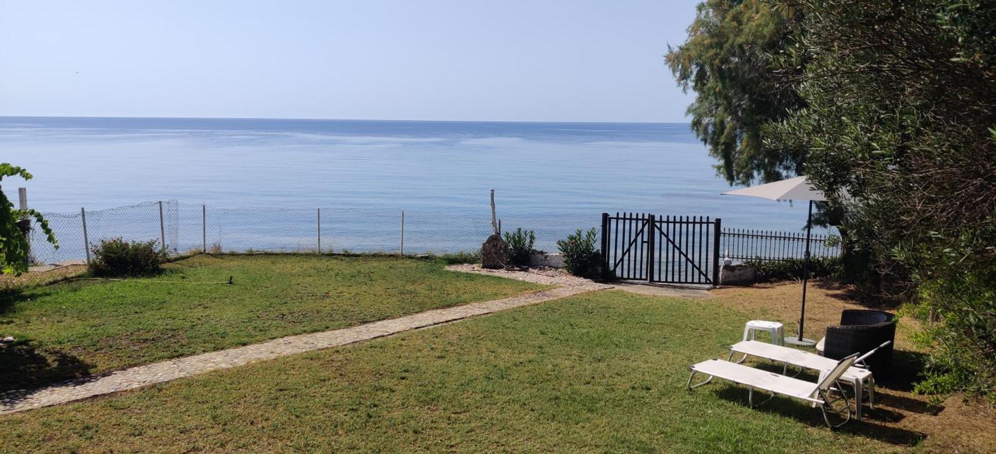 Sea Esta Holiday Home Nea Skioni Bagian luar foto